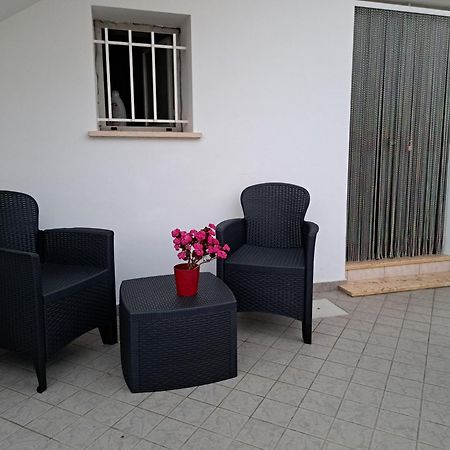 A Casa Di Andrea Francesco Apartment Fondi Exterior foto