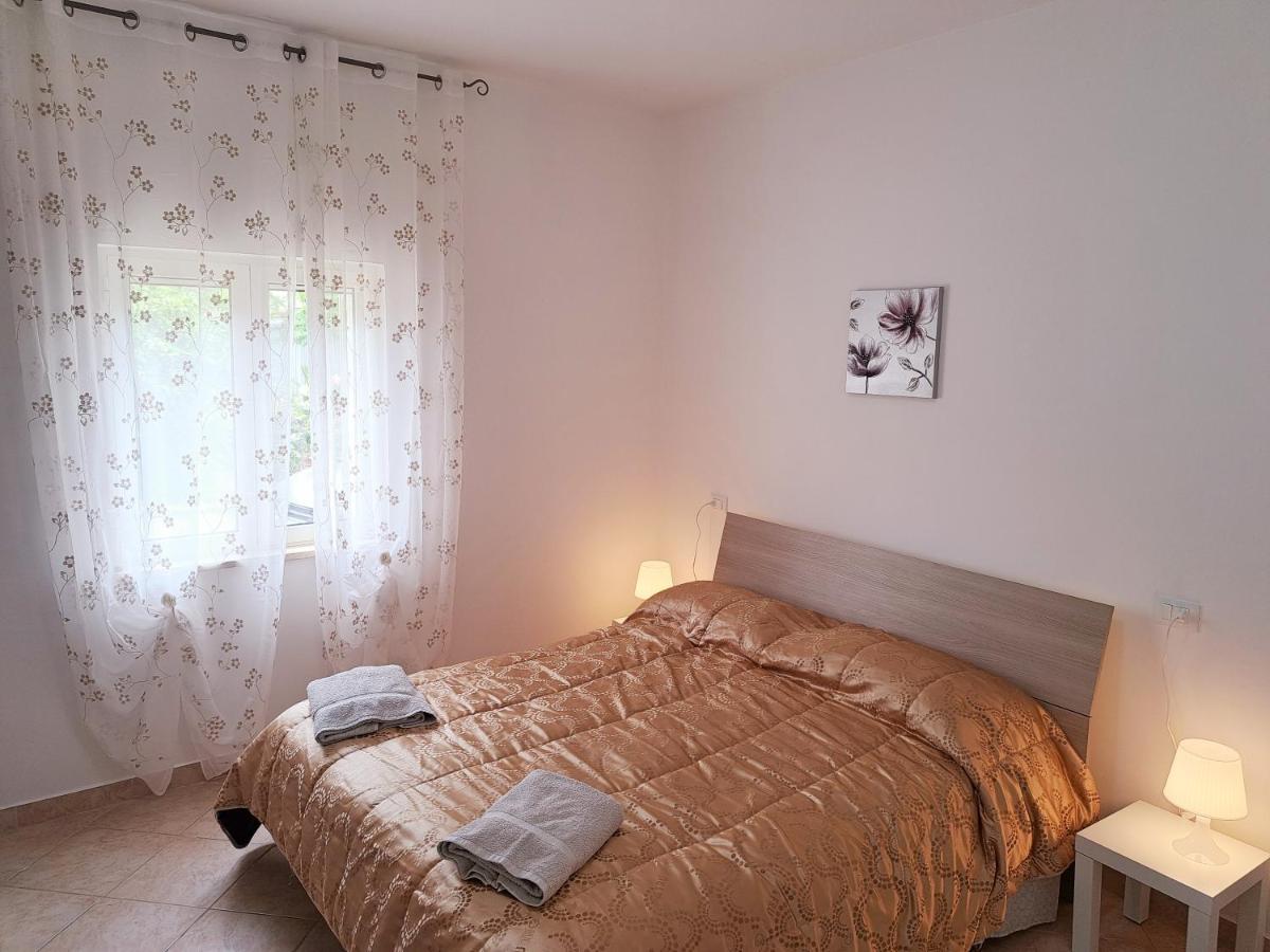 A Casa Di Andrea Francesco Apartment Fondi Exterior foto